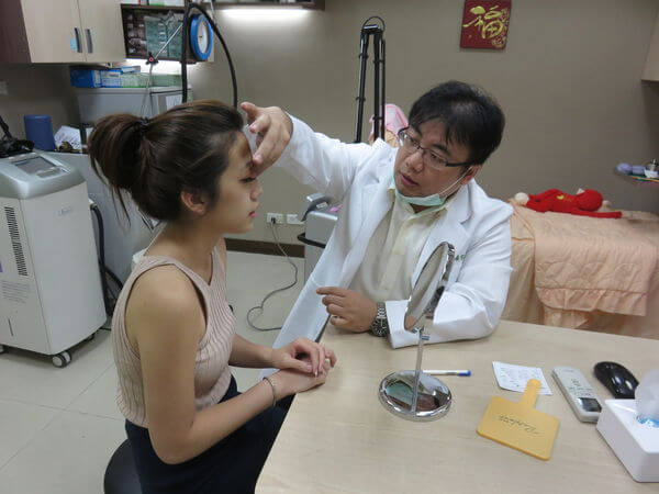 【素人分享】搶救鼻子大作戰– 看醫美小叮噹 黃雍宗醫師 如何解決小護士的煩惱!!!!! 【素人分享】搶救鼻子大作戰– 看醫美小叮噹 黃雍宗醫師 如何解決小護士的煩惱!!!!!