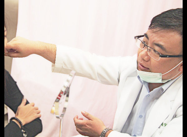 秋天換季，過敏、敏感肌膚如何保養?? 醫美小叮噹 黃雍宗醫師告訴您!!